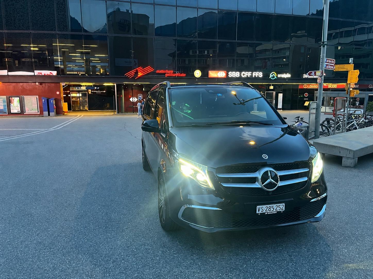 TaxiBlack